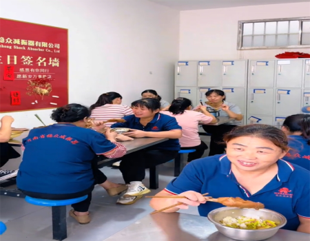 暖心餐食赋能一线，凝聚奋斗力量  ——河南省稳众减振器有限公司