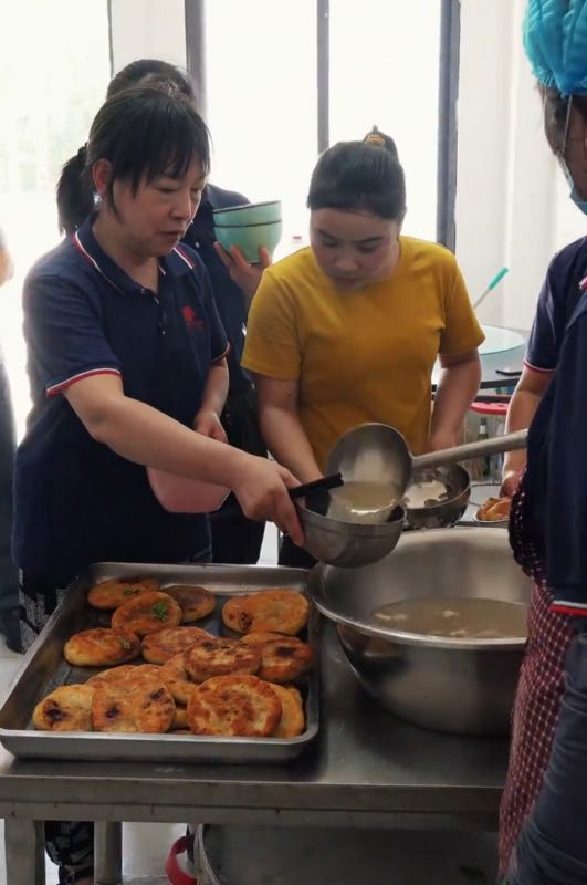 以匠心美食，暖透员工心 ——河南省稳众减振器有限公司