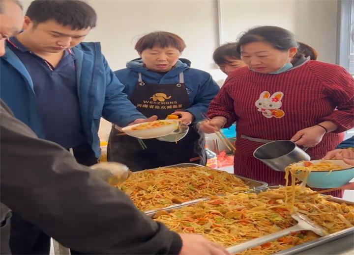 一碗豫味炒八掺，暖透减振奋斗心